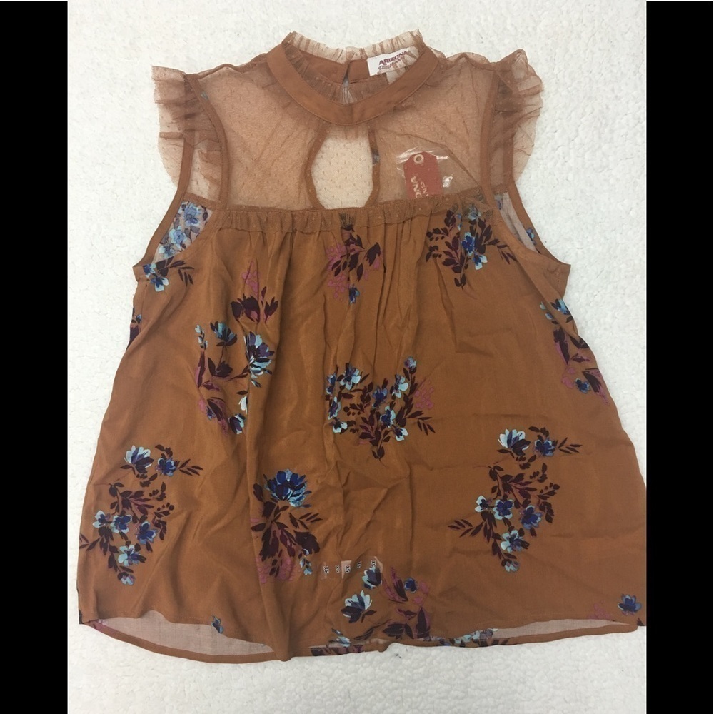 Juniors‎ Arizona Jean co lace neck Sleeveless top